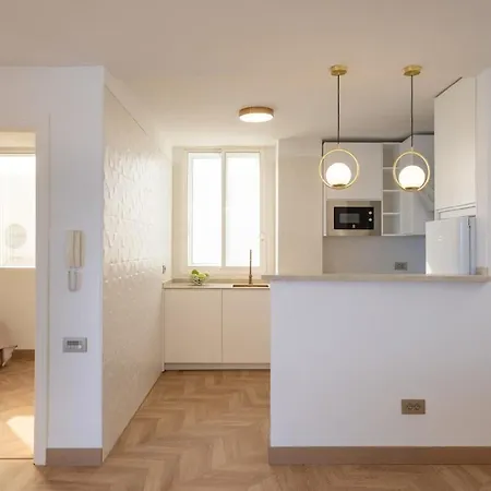 Stunning Front Line Penthouse Sea And Pool Appartamento