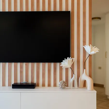 Stunning Front Line Penthouse Sea And Pool Appartamento *