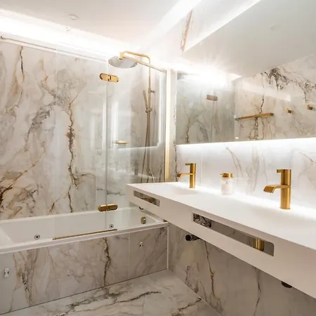 Appartamento Stunning Front Line Penthouse Sea And Pool