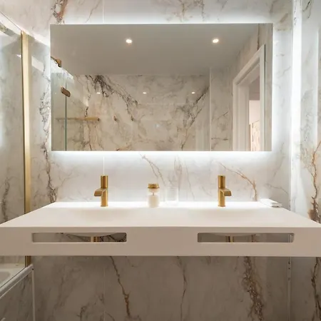 Stunning Front Line Penthouse Sea And Pool Appartamento *