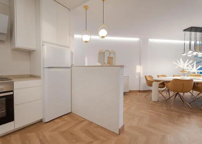 Apartman Stunning Front Line Penthouse Sea And Pool