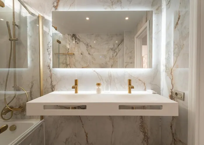 Stunning Front Line Penthouse Sea And Pool Apartment *