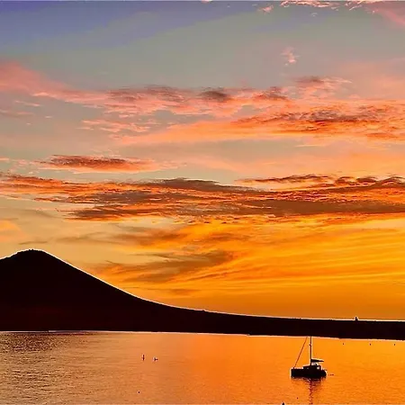 Daire Stunning Front Line Penthouse Sea And Pool