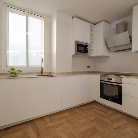 Daire Stunning Front Line Penthouse Sea And Pool