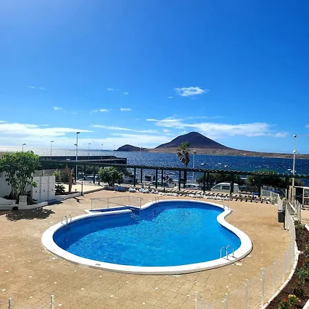 Stunning Front Line Penthouse Sea And Pool Apartment El Medano (Tenerife)