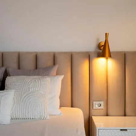 Stunning Front Line Penthouse Sea And Pool Daire